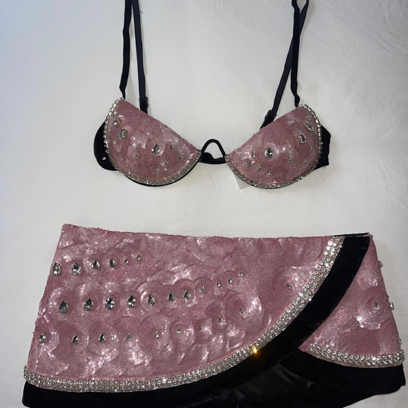 Area Embellished Watermelon Bra 🍉
Brand New Size Small - Picture 6 of 7
